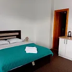 Helena Apartament *