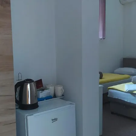 Helena Apartment *