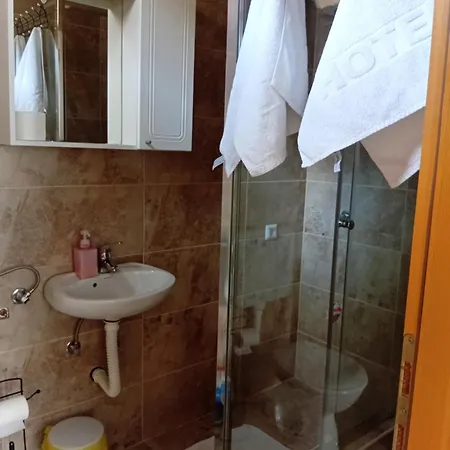 Helena Apartment *